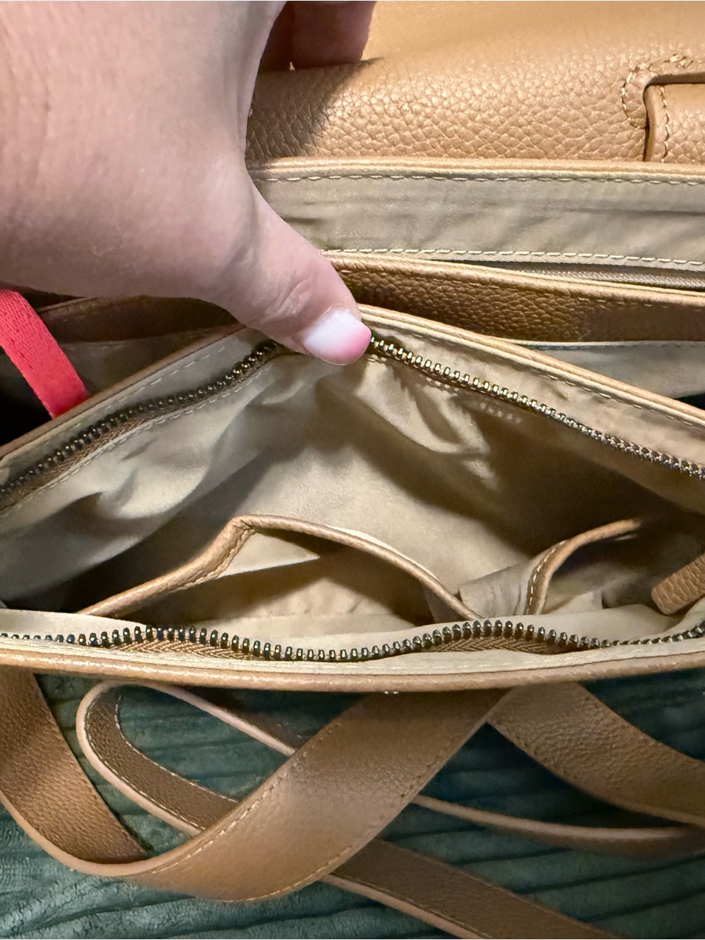 Bon Maxie Tryhard Tan Leather Crossbody Handbag - Picture 4 of 4